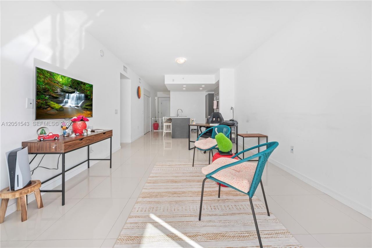 7751 NW 107th Ave , Unit 422, Doral, FL 33178 Photo