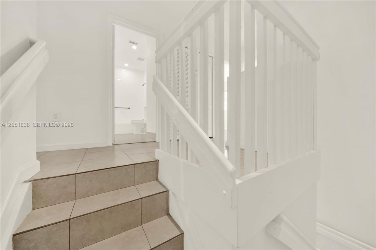 11416 NW 43rd Ter, Doral, FL 33178 Photo