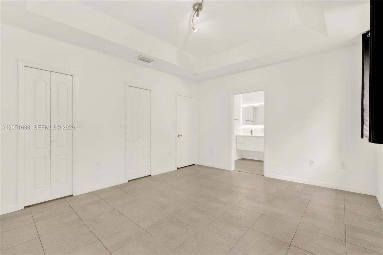 11416 NW 43rd Ter, Doral, FL 33178 Photo