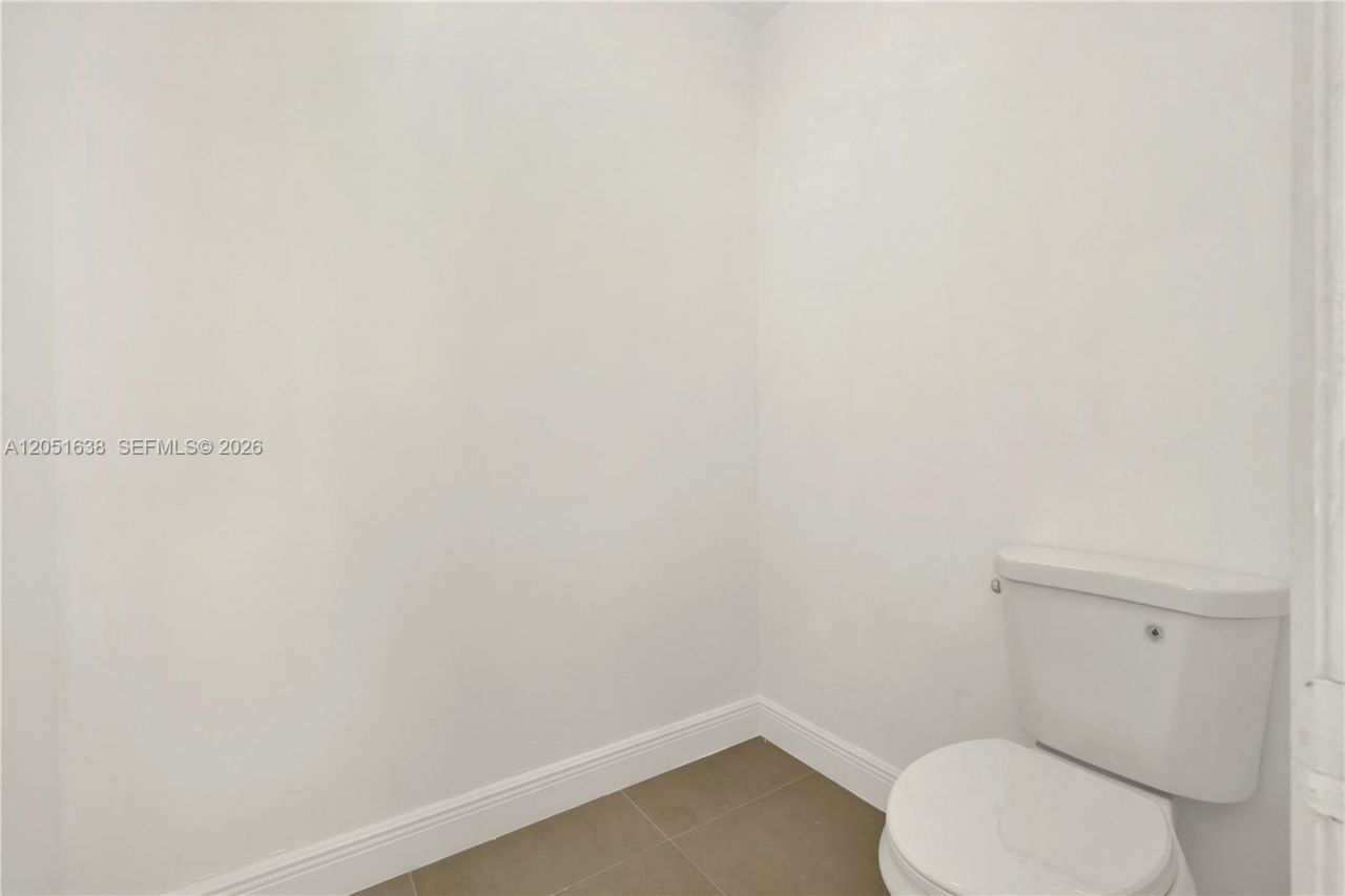 11416 NW 43rd Ter, Doral, FL 33178 Photo