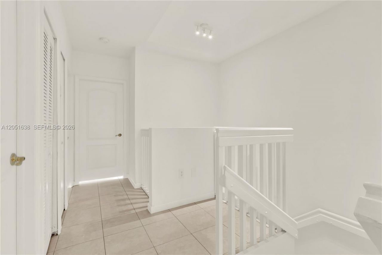 11416 NW 43rd Ter, Doral, FL 33178 Photo