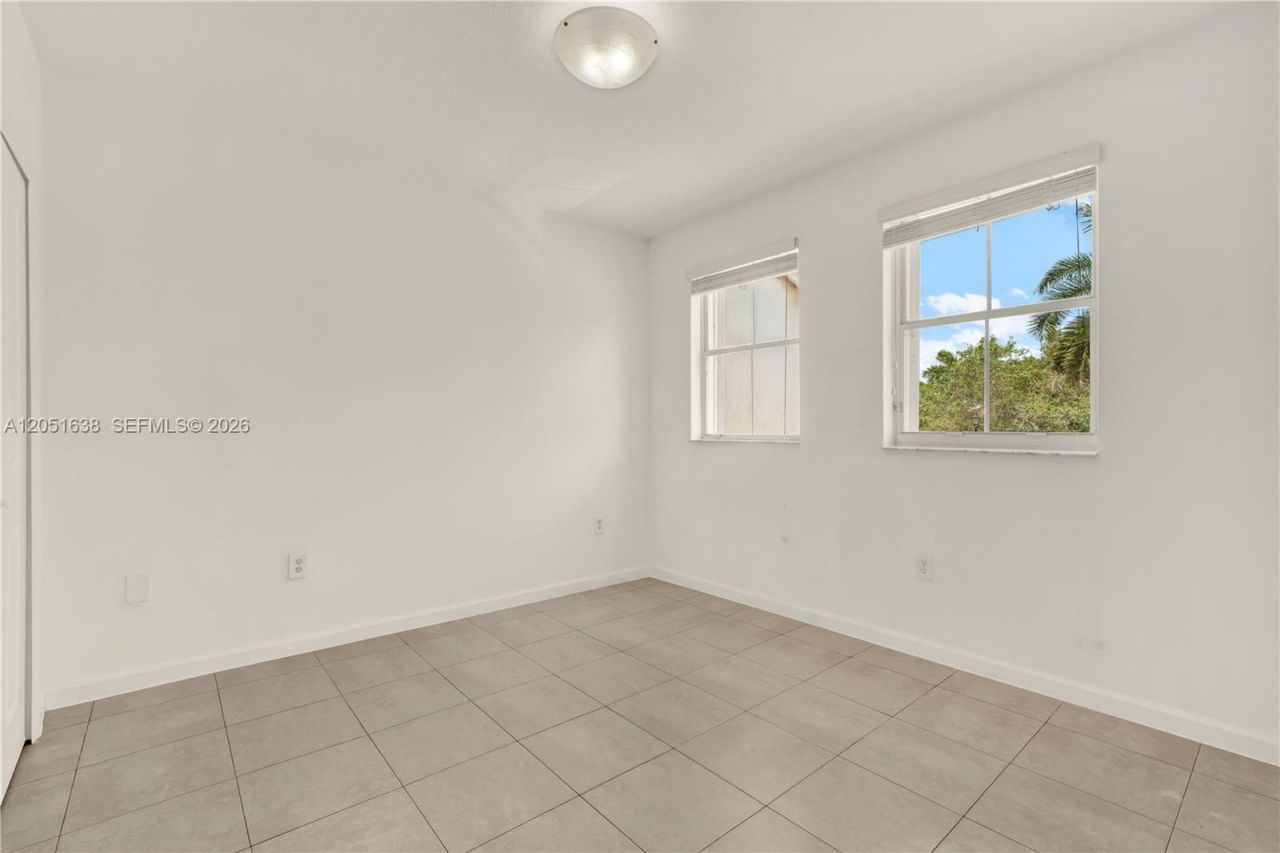 11416 NW 43rd Ter, Doral, FL 33178 Photo