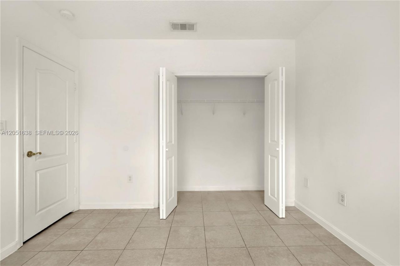 11416 NW 43rd Ter, Doral, FL 33178 Photo
