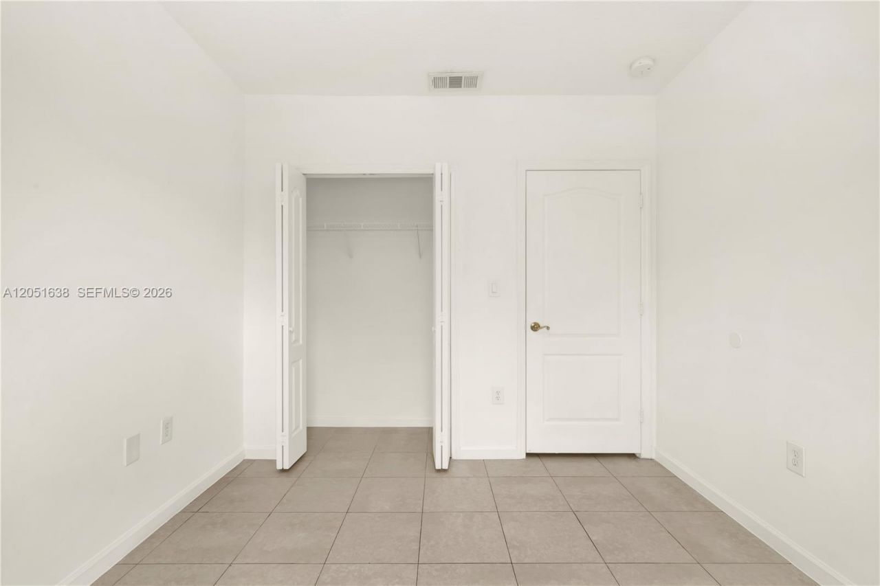 11416 NW 43rd Ter, Doral, FL 33178 Photo