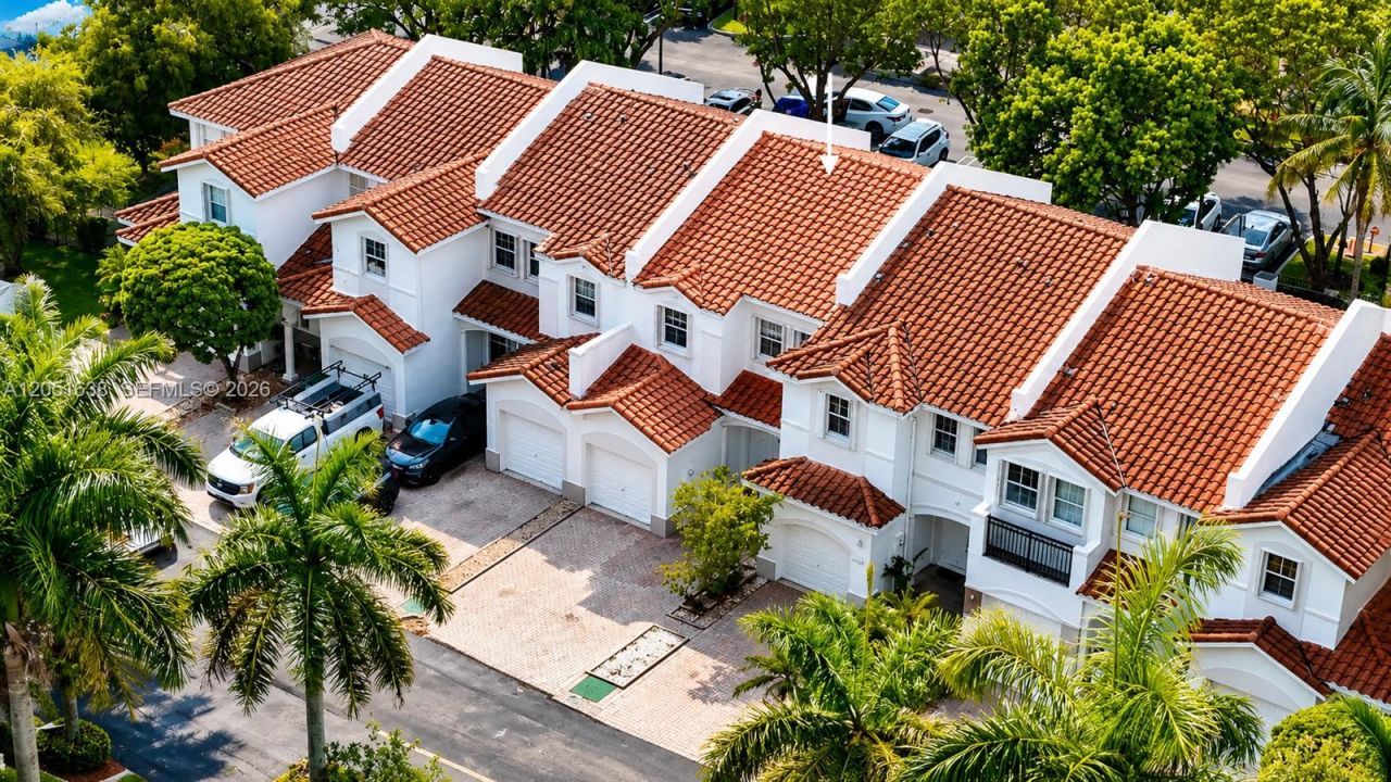11416 NW 43rd Ter, Doral, FL 33178 Photo