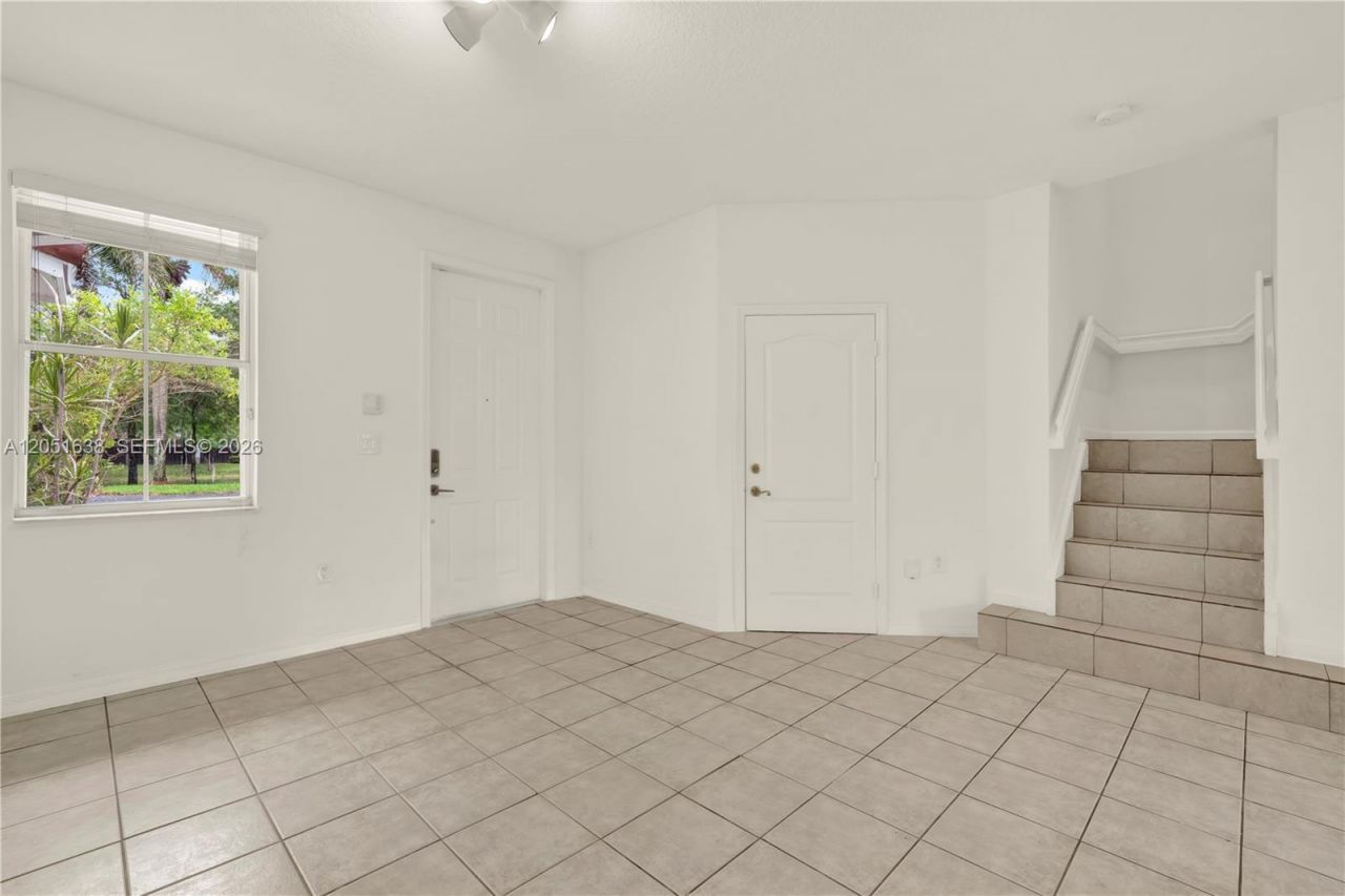 11416 NW 43rd Ter, Doral, FL 33178 Photo