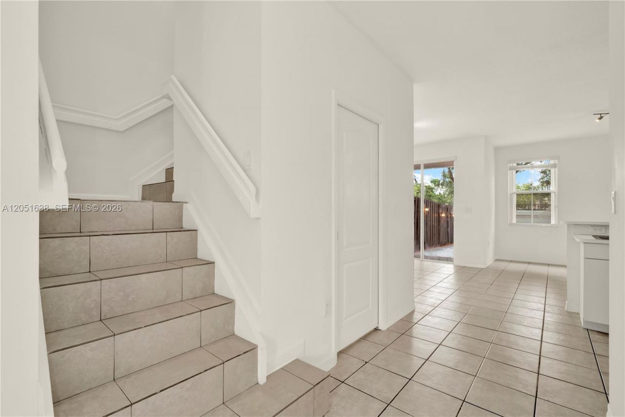 11416 NW 43rd Ter, Doral, FL 33178 Photo