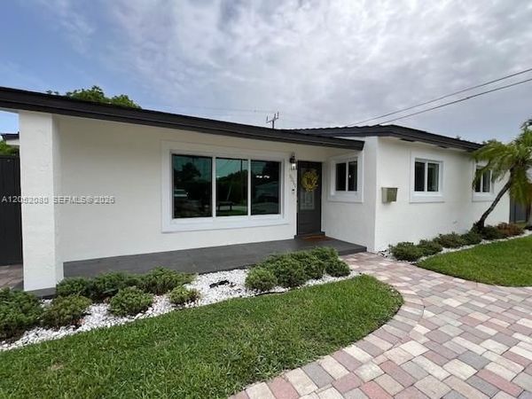 9211 SW 13th St , Miami, FL 33174