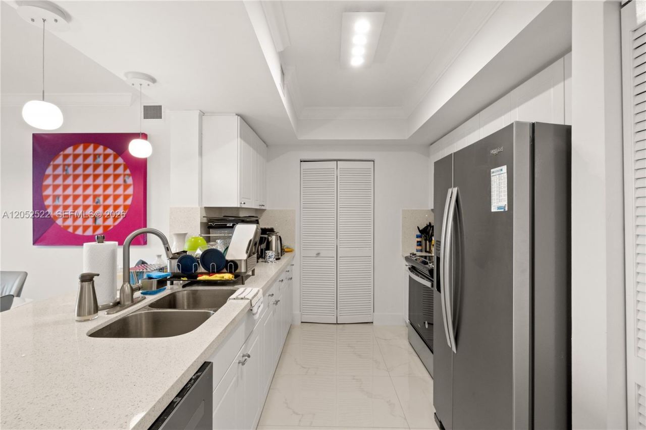 19501 W Country Club Dr, Unit 1615, Aventura, FL 33180 Photo