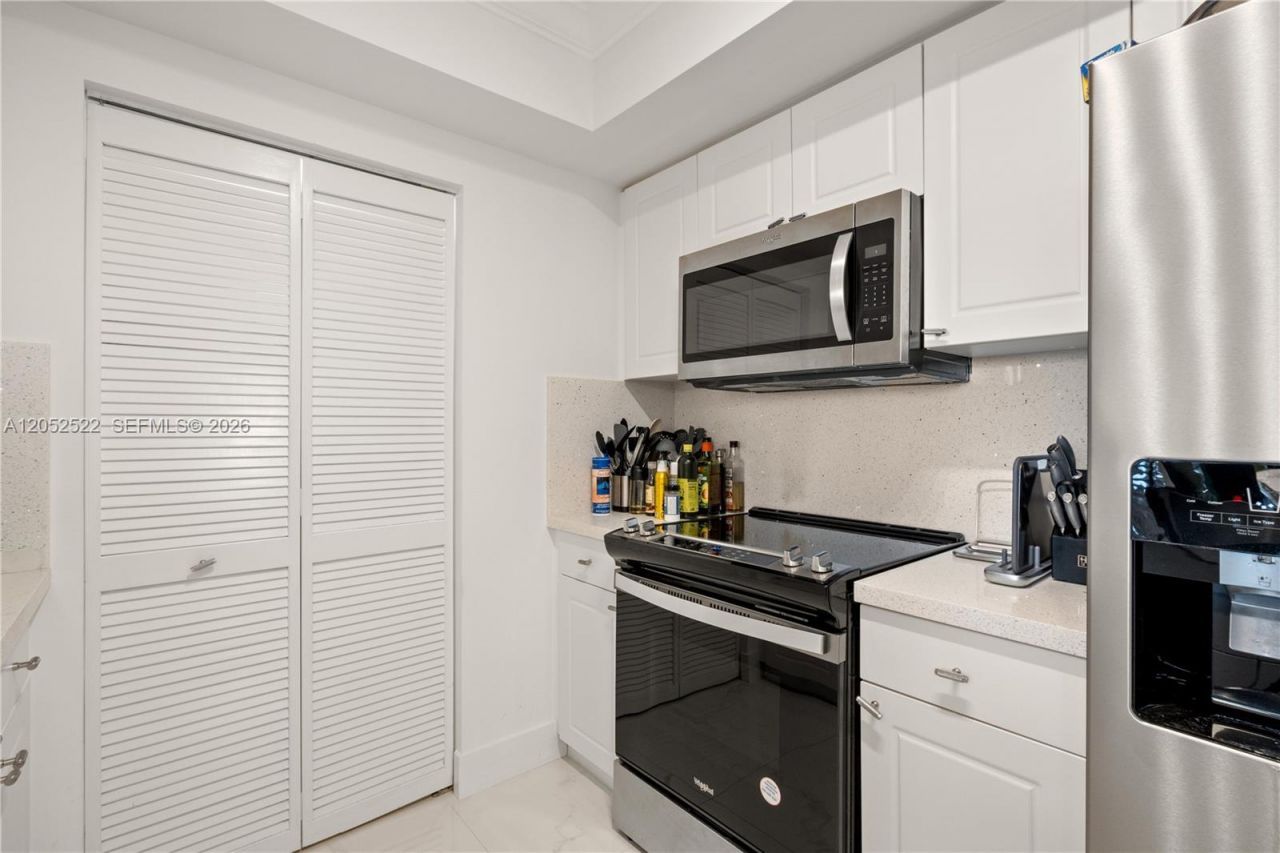 19501 W Country Club Dr, Unit 1615, Aventura, FL 33180 Photo
