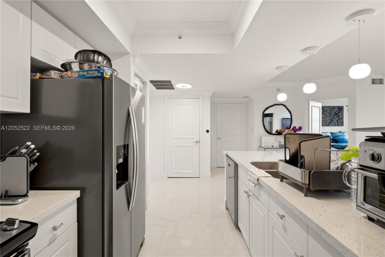 19501 W Country Club Dr, Unit 1615, Aventura, FL 33180 Photo
