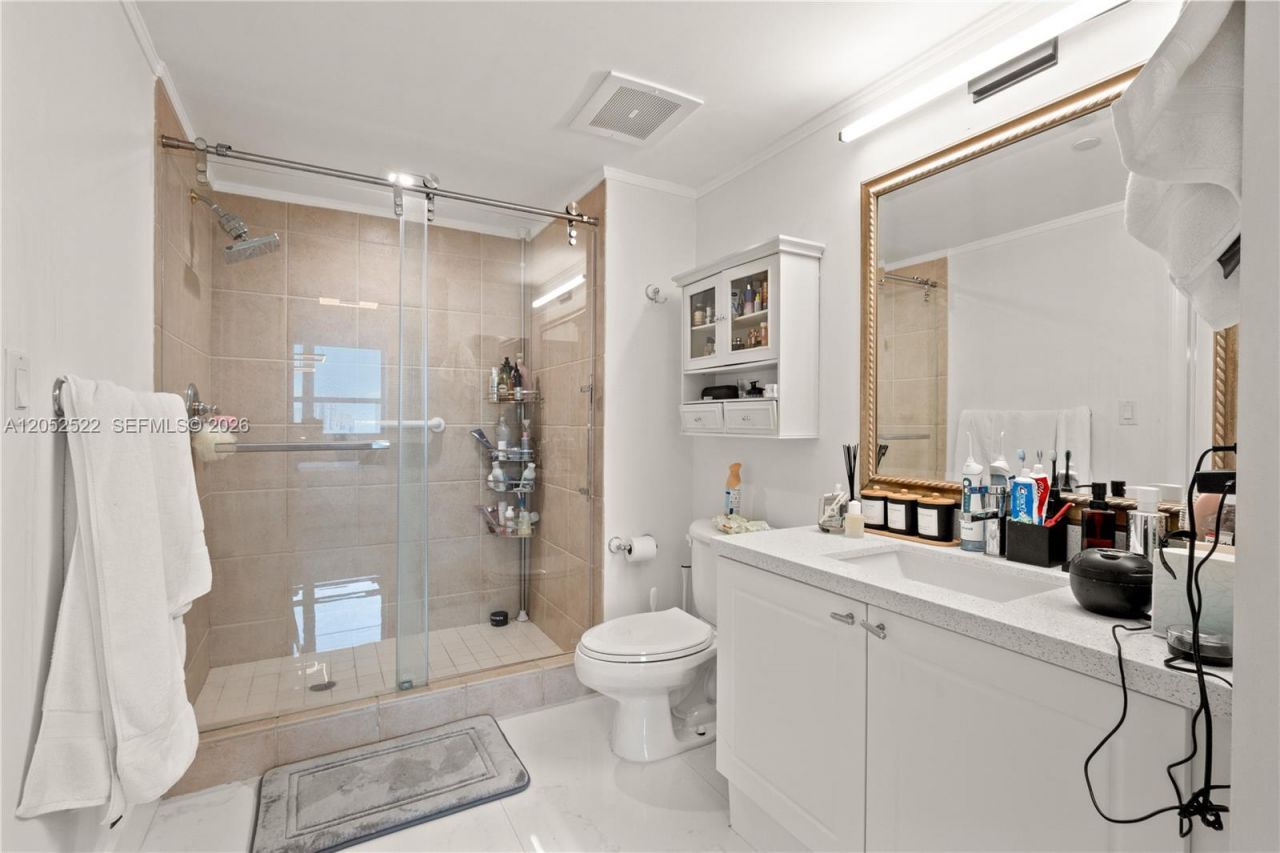 19501 W Country Club Dr, Unit 1615, Aventura, FL 33180 Photo