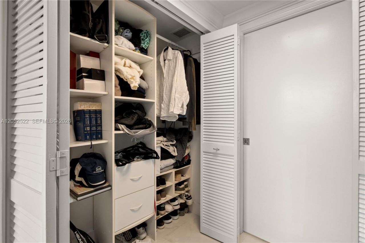 19501 W Country Club Dr, Unit 1615, Aventura, FL 33180 Photo
