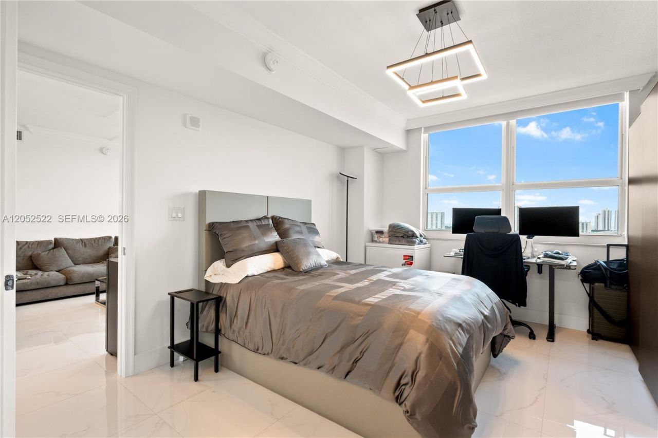 19501 W Country Club Dr, Unit 1615, Aventura, FL 33180 Photo