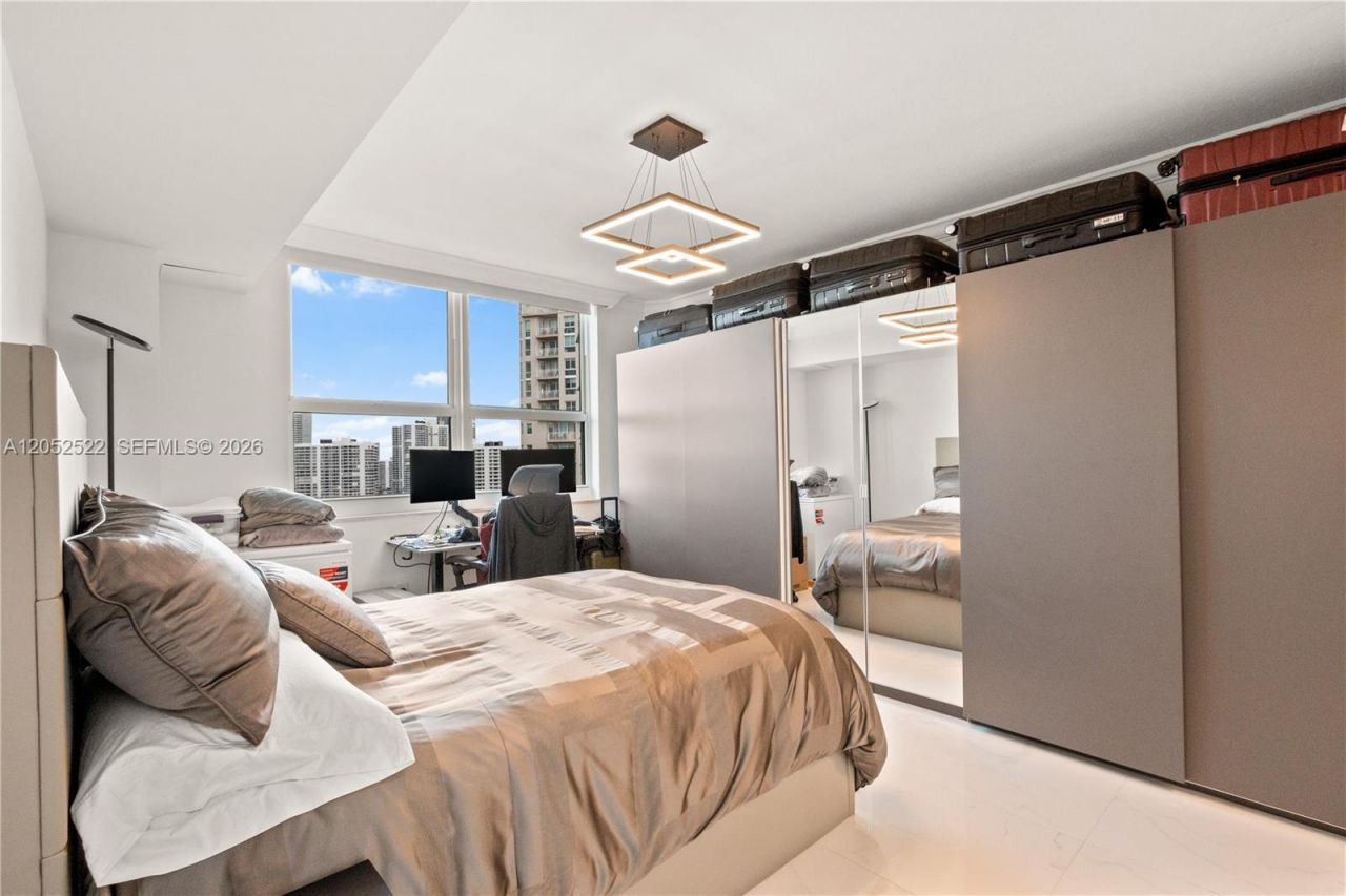 19501 W Country Club Dr, Unit 1615, Aventura, FL 33180 Photo