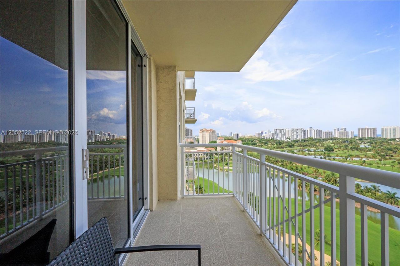 19501 W Country Club Dr, Unit 1615, Aventura, FL 33180 Photo