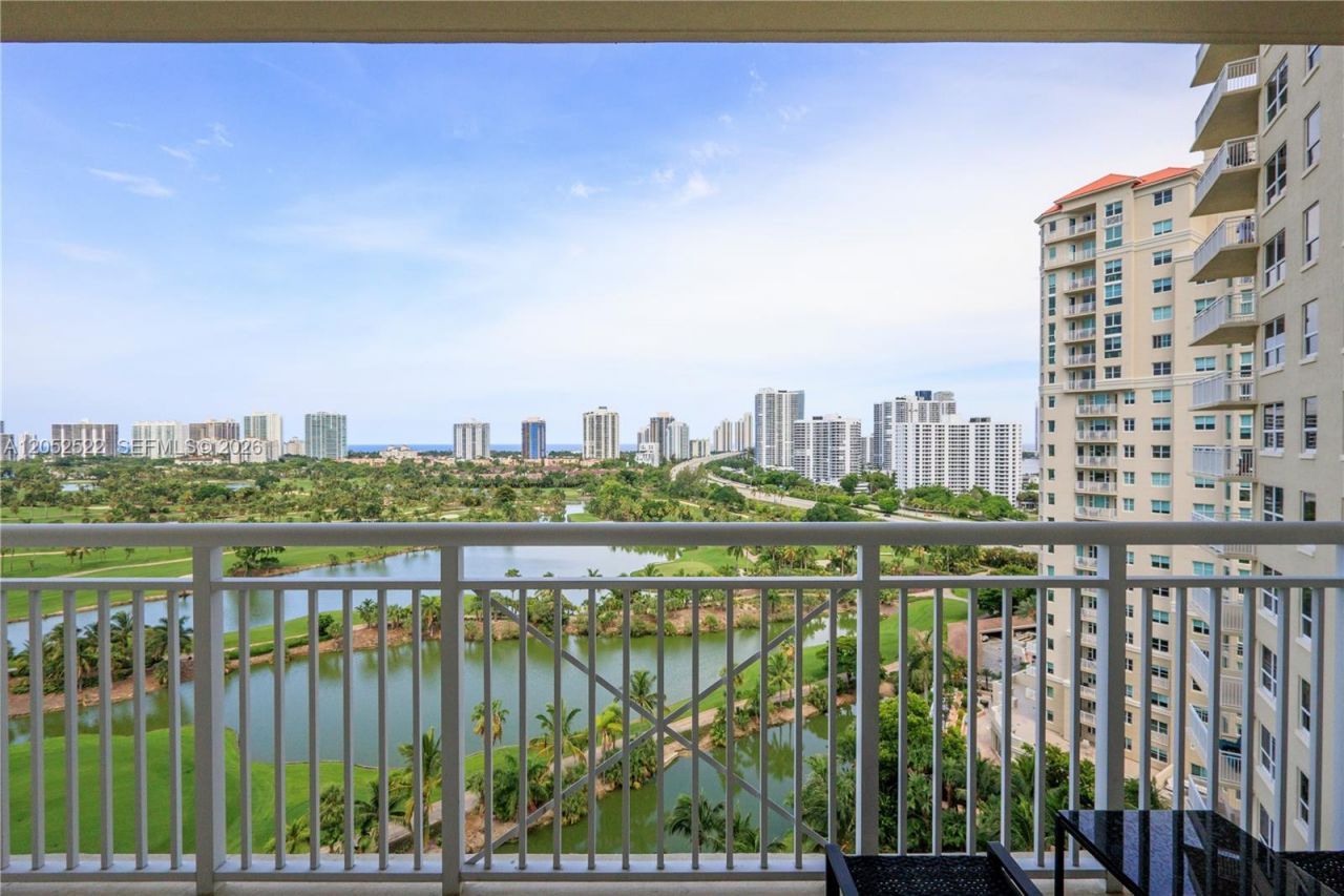 19501 W Country Club Dr, Unit 1615, Aventura, FL 33180 Photo