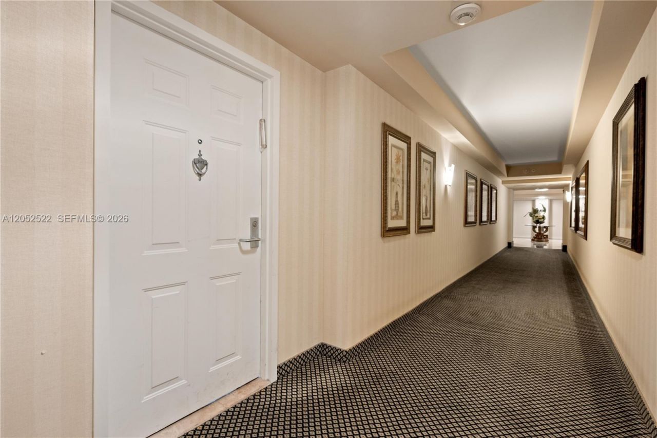 19501 W Country Club Dr, Unit 1615, Aventura, FL 33180 Photo