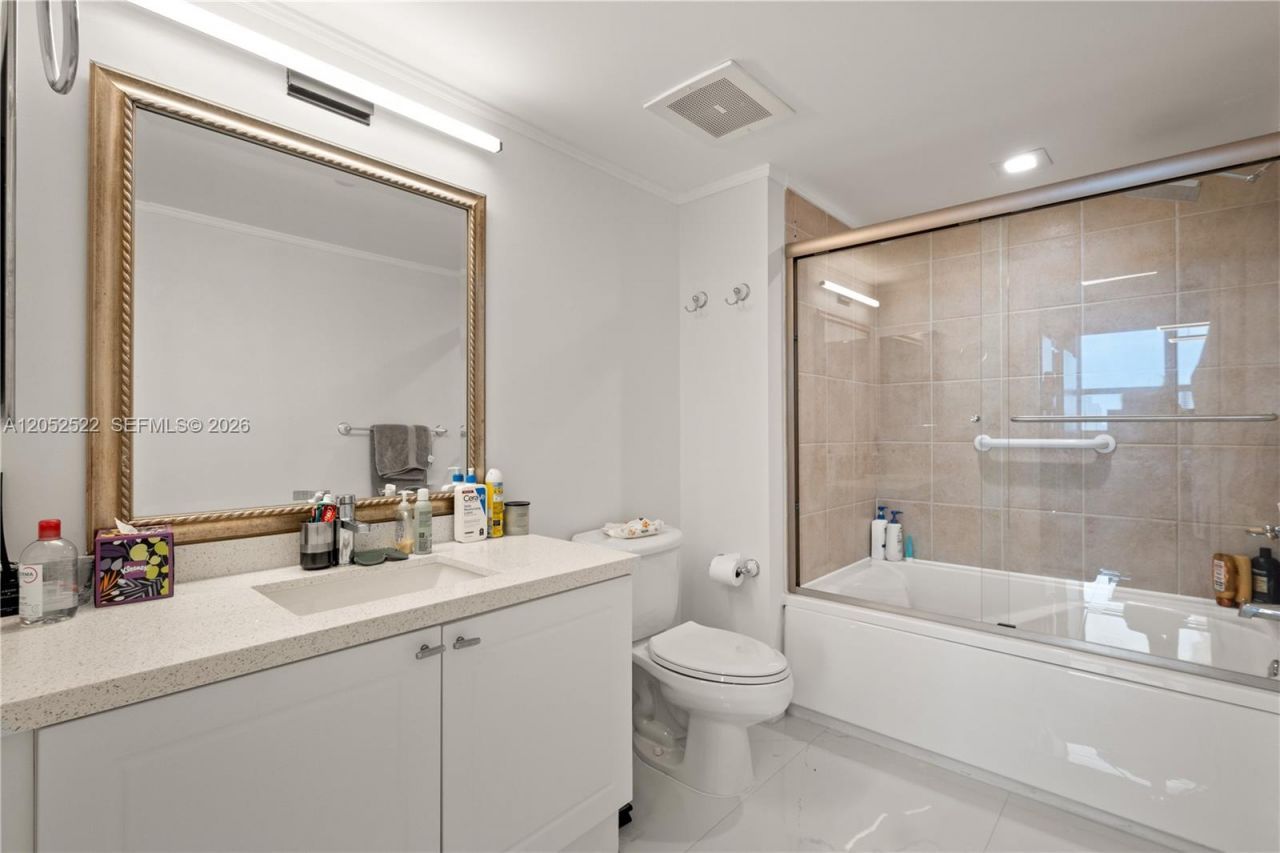 19501 W Country Club Dr, Unit 1615, Aventura, FL 33180 Photo