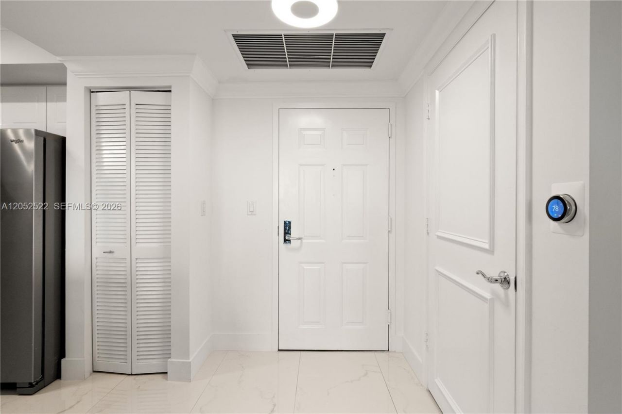 19501 W Country Club Dr, Unit 1615, Aventura, FL 33180 Photo