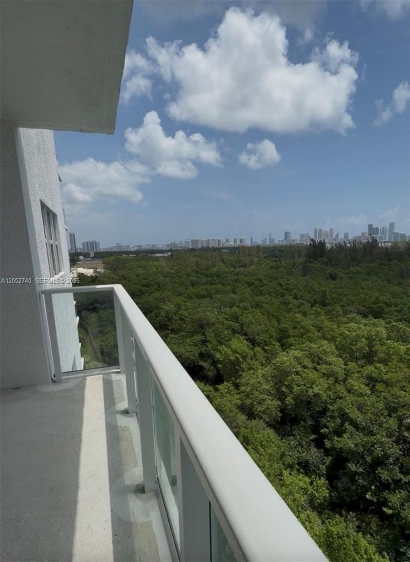 14951 Royal Oaks Ln, Unit 808, North Miami, FL 33181 Photo