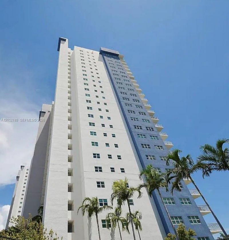 14951 Royal Oaks Ln, Unit 808, North Miami, FL 33181 Photo