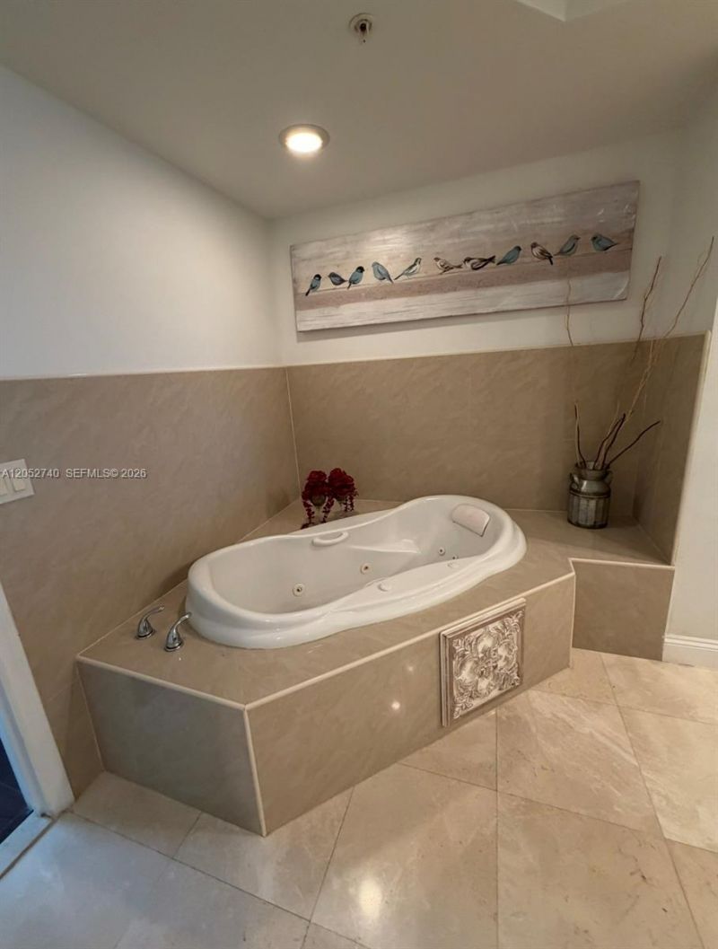 14951 Royal Oaks Ln, Unit 808, North Miami, FL 33181 Photo