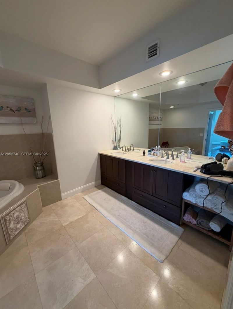 14951 Royal Oaks Ln, Unit 808, North Miami, FL 33181 Photo