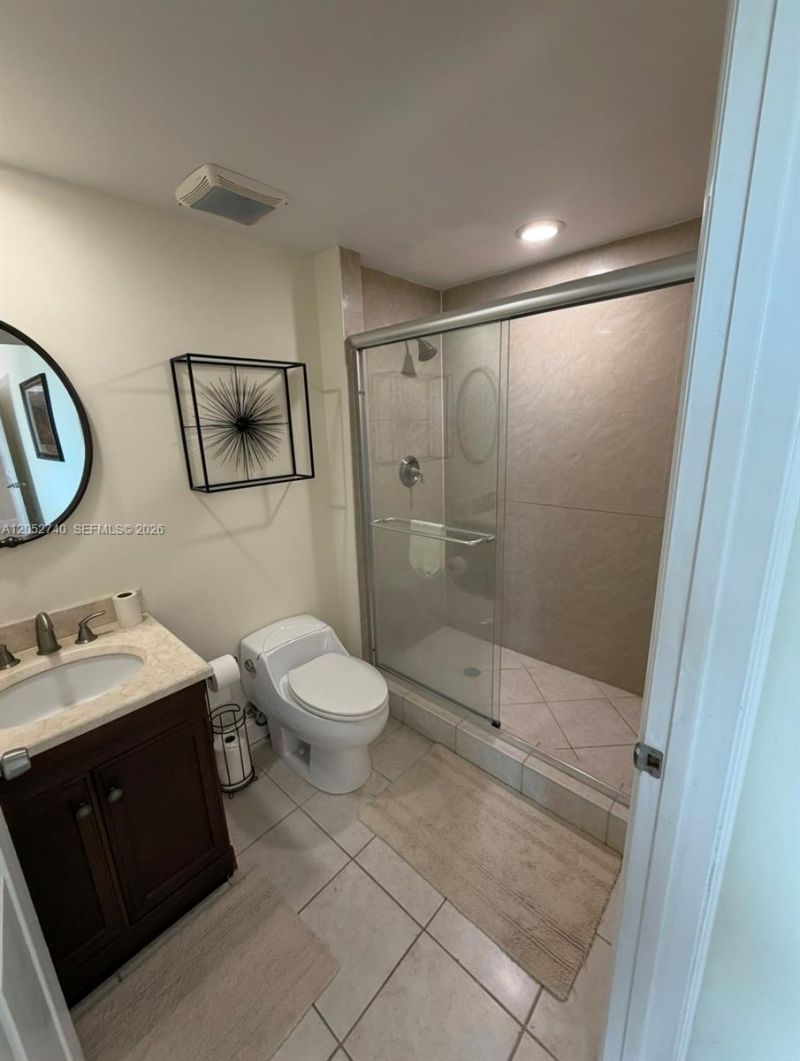 14951 Royal Oaks Ln, Unit 808, North Miami, FL 33181 Photo