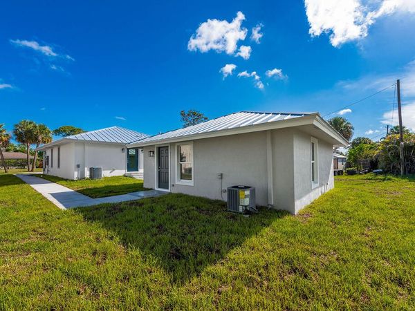 3018 SE Iris Street, Unit 2, Stuart, FL 34997