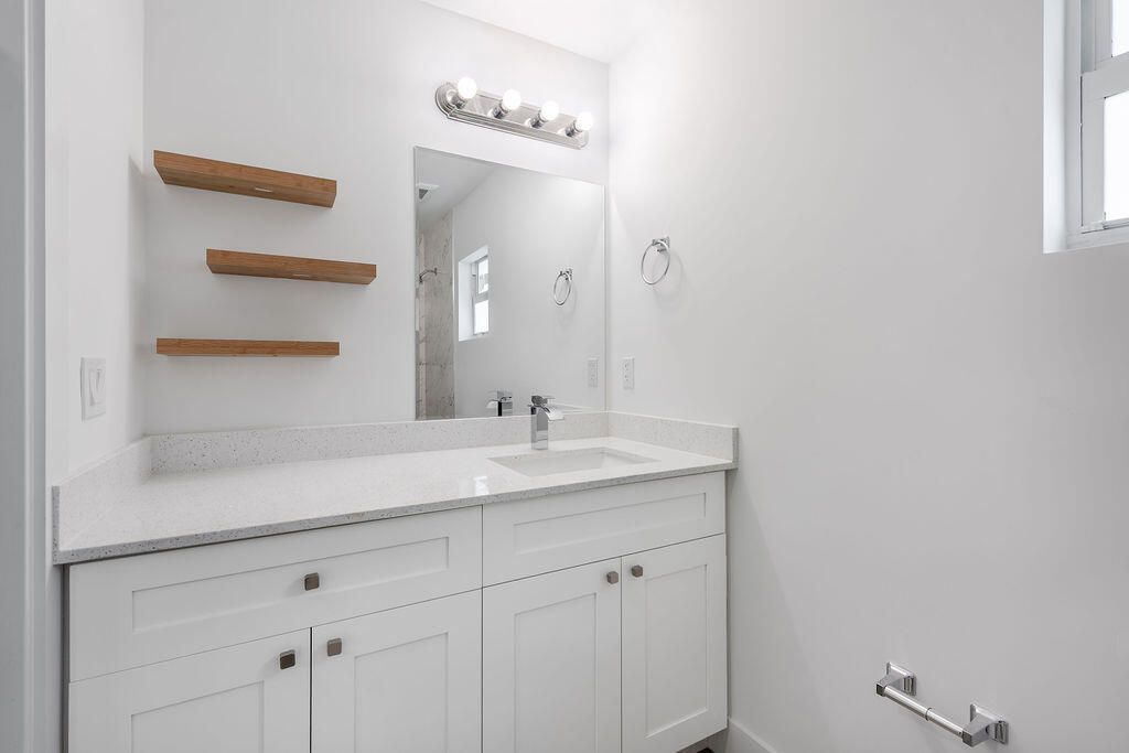 3018 SE Iris Street, Unit 2, Stuart, FL 34997 Photo