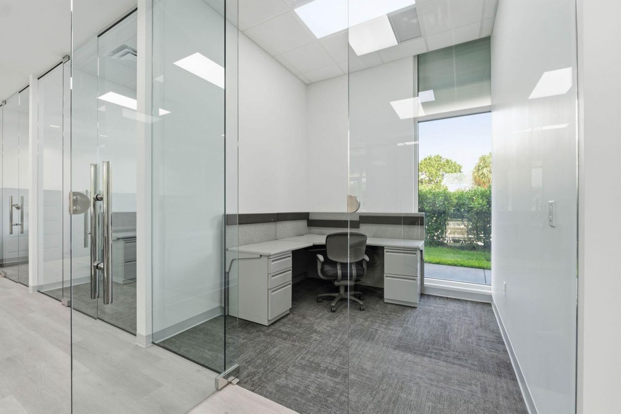 1300 S Dixie Highway, Unit 100, Lantana, FL 33462 Photo