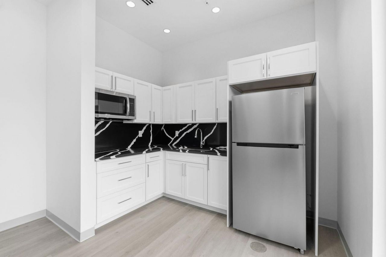 1300 S Dixie Highway, Unit 100, Lantana, FL 33462 Photo