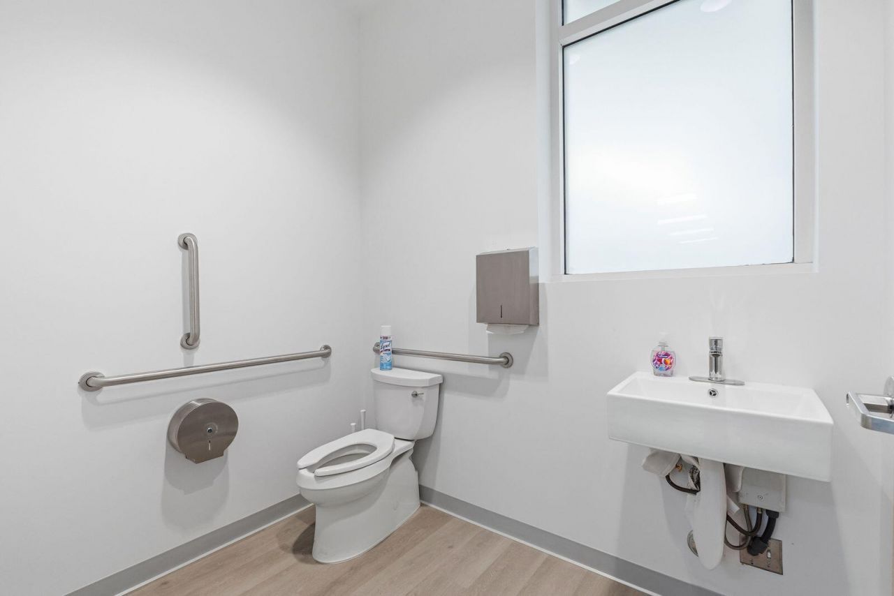 1300 S Dixie Highway, Unit 100, Lantana, FL 33462 Photo