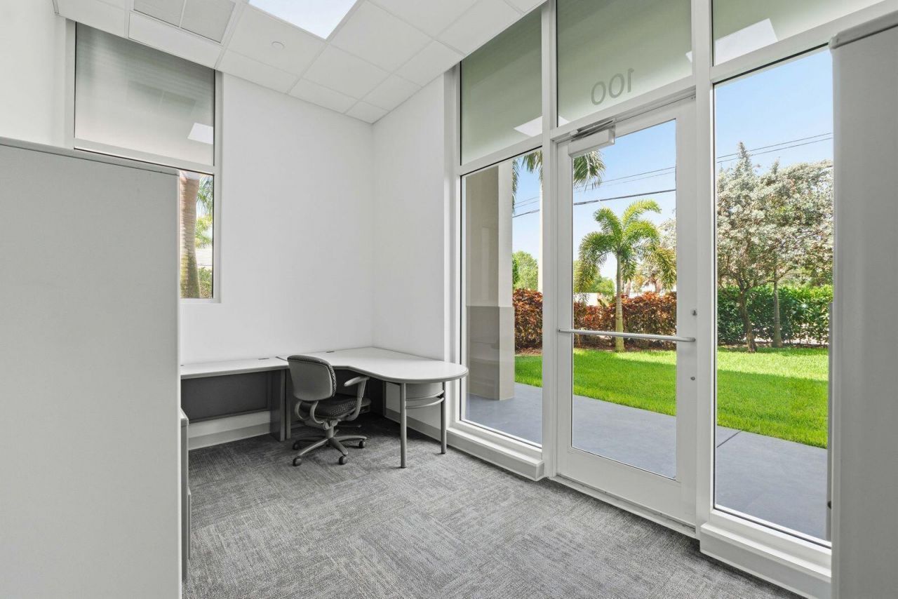 1300 S Dixie Highway, Unit 100, Lantana, FL 33462 Photo