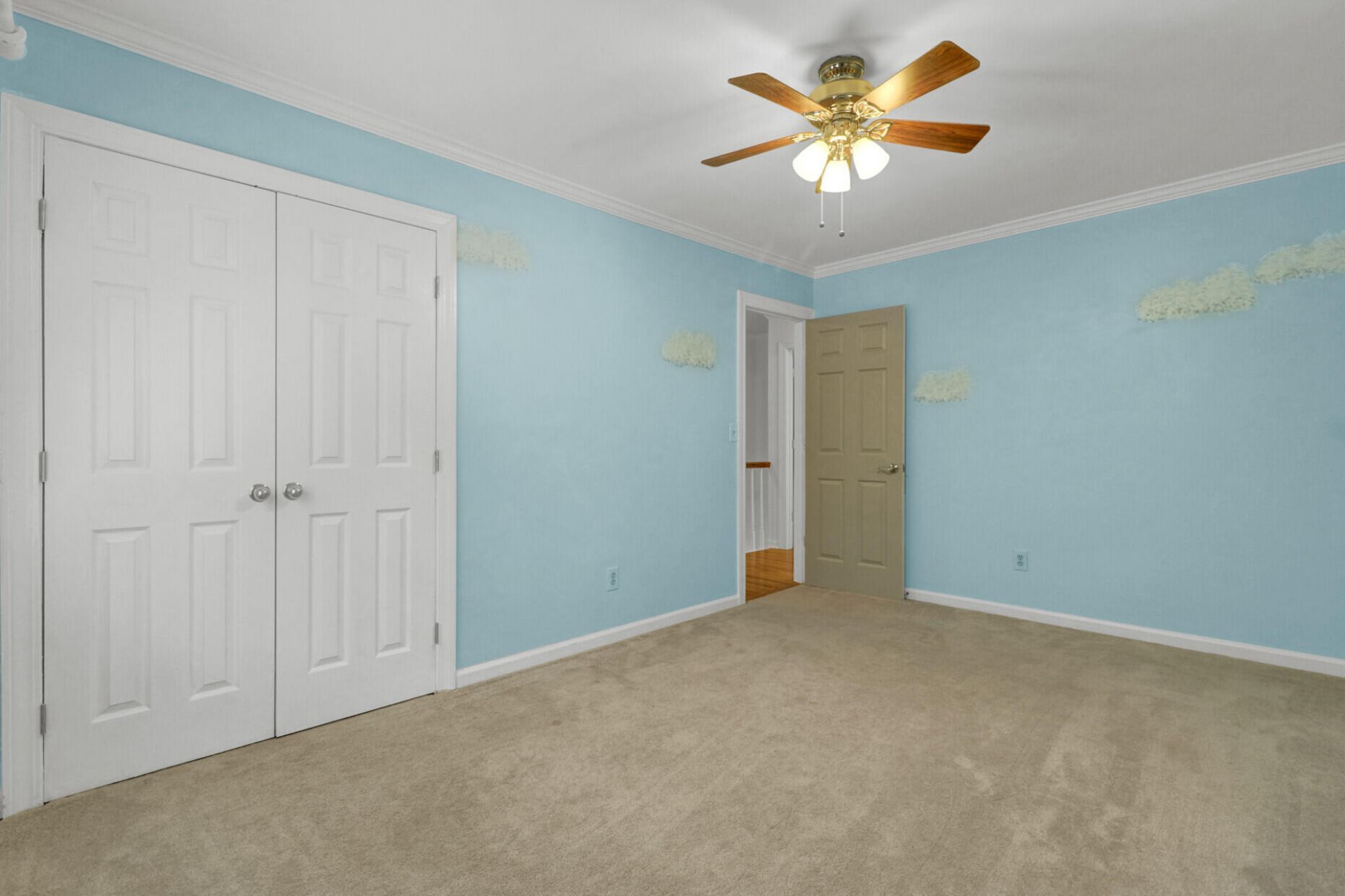 312 E Shepard Lane Photo 37