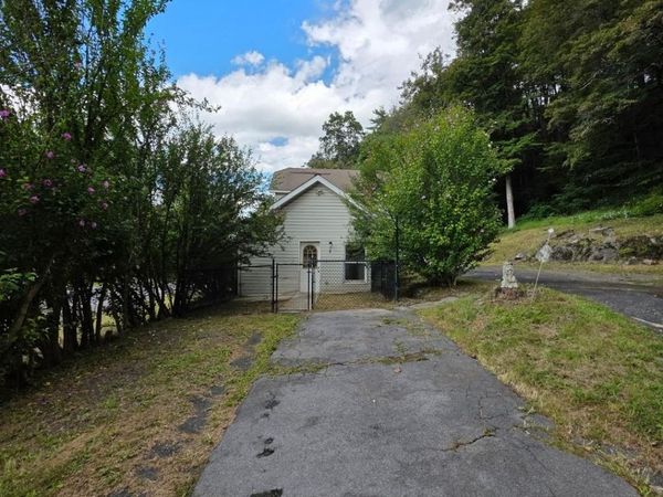 2694 Route 9W , Saugerties, NY 12477