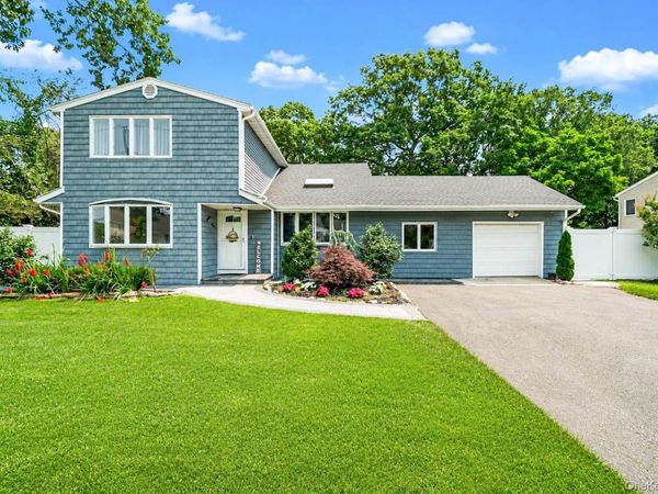 11 Mallard Avenue, Selden, NY 11784