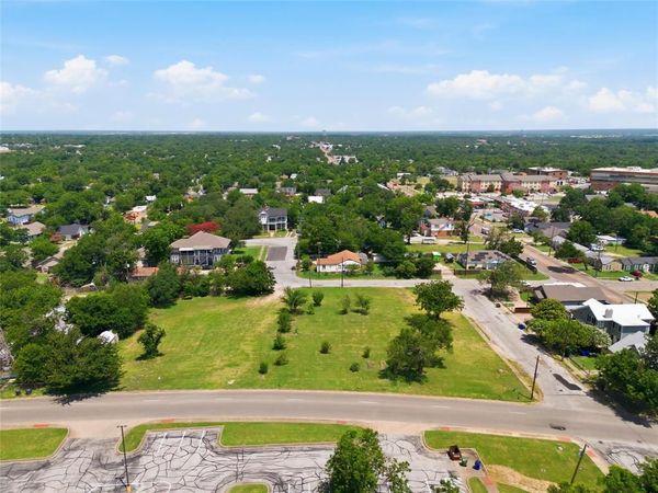 1104 N 18A Street , Waco, TX 76707