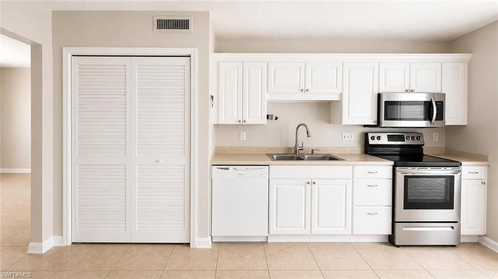 5410 16th Pl Sw, Unit B-1, Naples, FL 34116 Photo