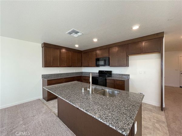 708 Stone Ridge East Avenue, Merced, CA 95341