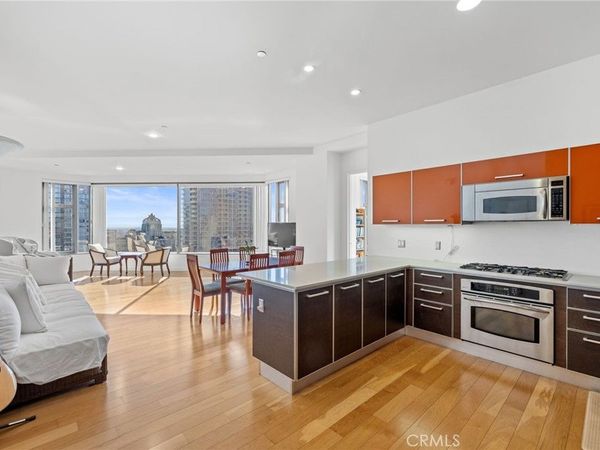 801 S Grand, Unit 1611, Los Angeles, CA 90017