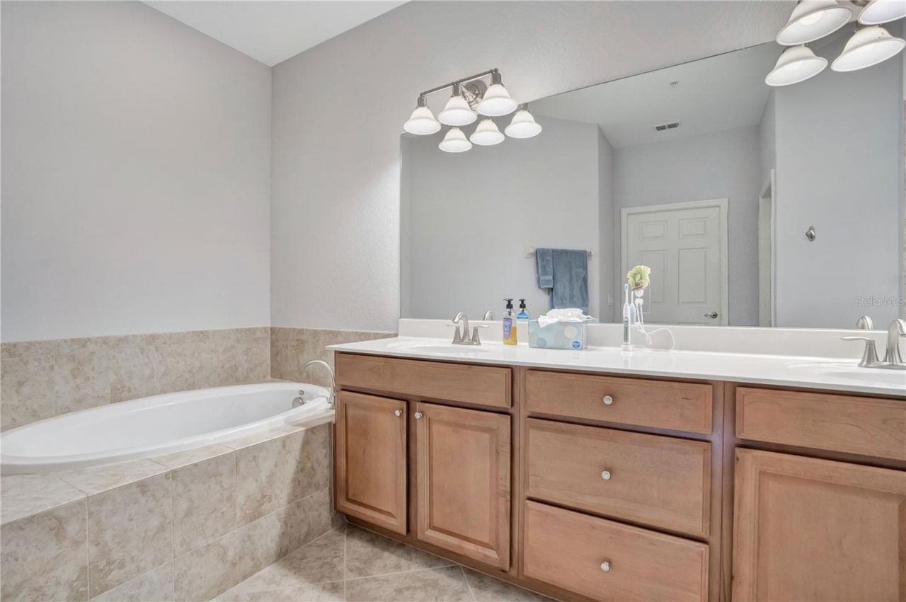 415 Winding Brook Lane, Unit 102, Bradenton, FL 34212 Photo