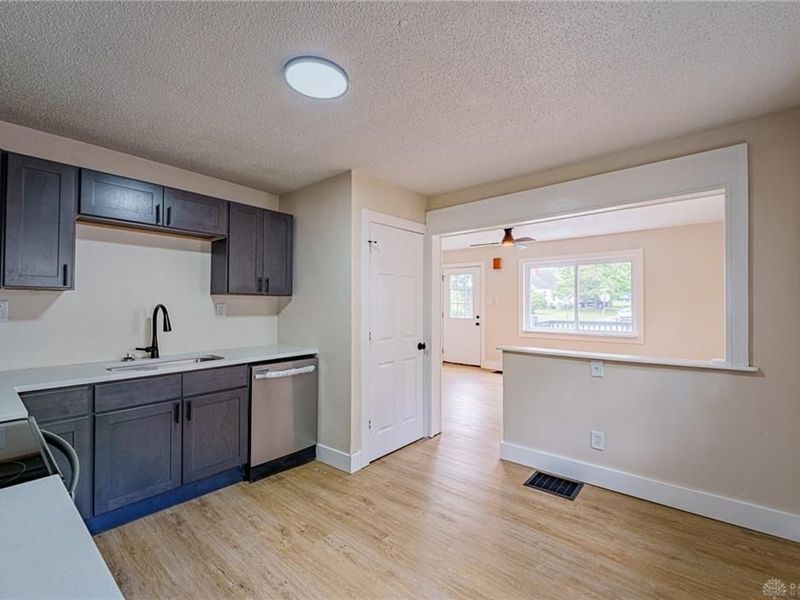 1000 Cosler Drive, Dayton, OH 45403 Photo 12
