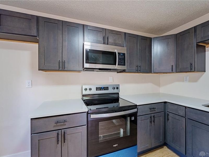 1000 Cosler Drive, Dayton, OH 45403 Photo 14