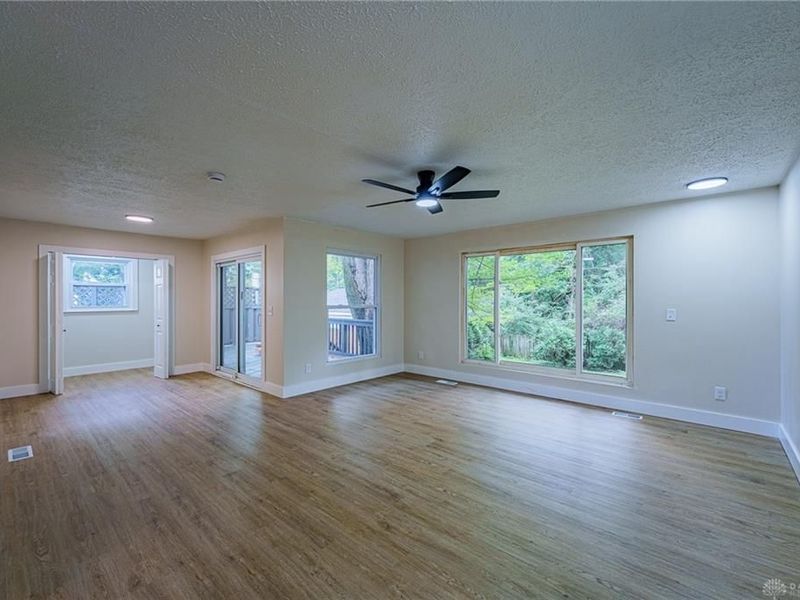 1000 Cosler Drive, Dayton, OH 45403 Photo 23