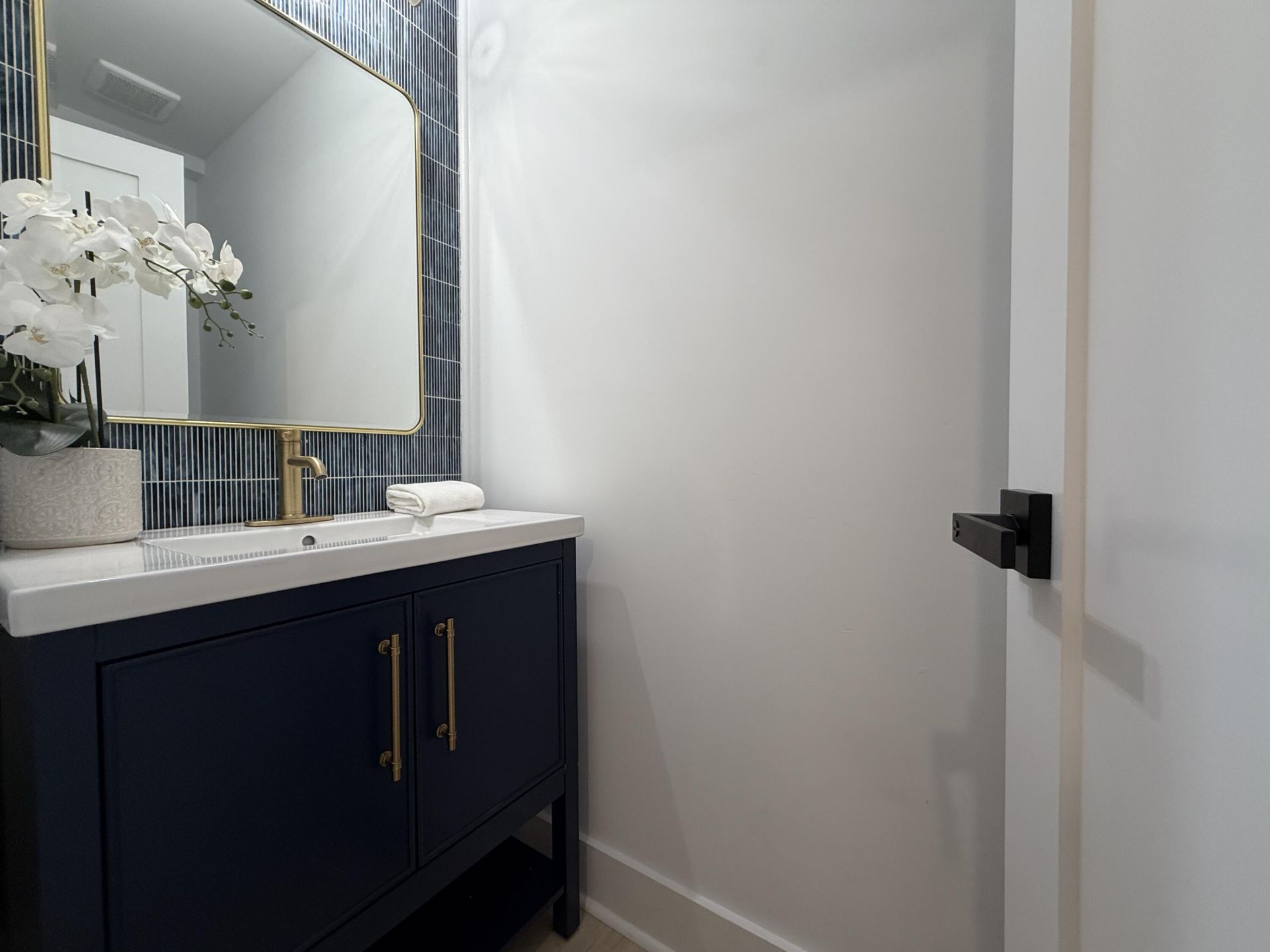 10 Lavington Road Photo 18