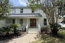 10 Lavington Road photo 4