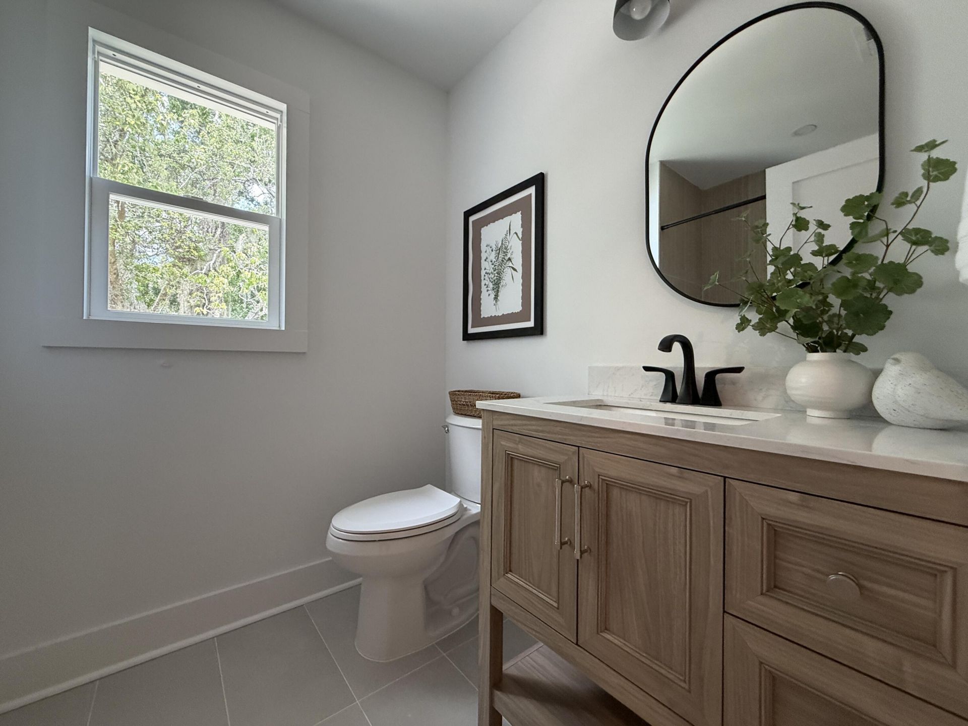 10 Lavington Road Photo 32