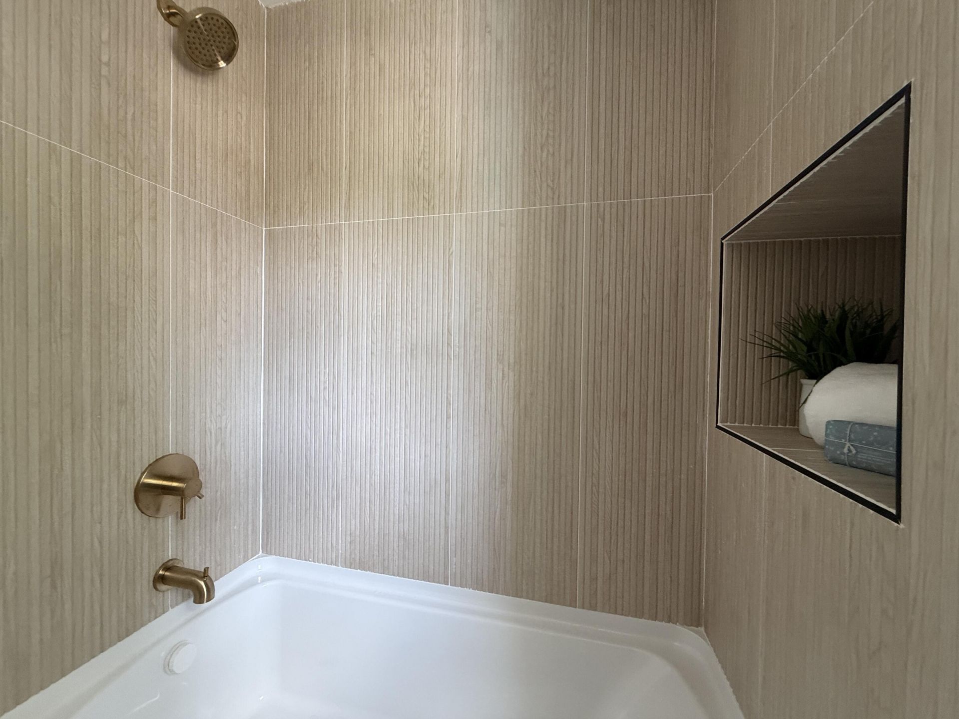 10 Lavington Road Photo 33